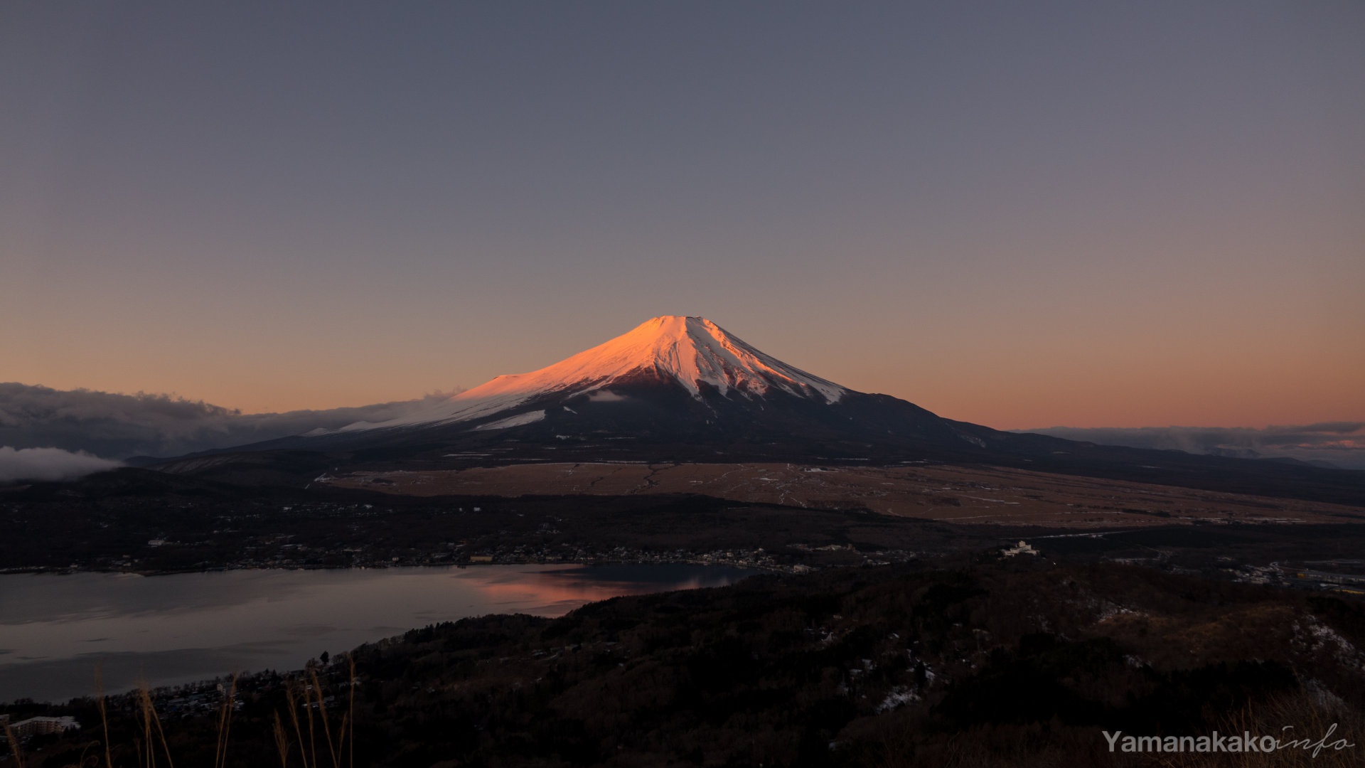 年の富士山 壁紙用 山中湖観光情報