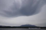 富士山に迫り来る暗雲