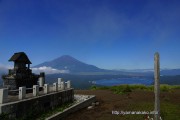 明神山（鉄砲木ノ頭）から山中湖と富士山
