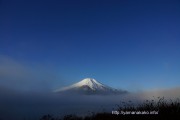 雪がたっぷり積もった富士山