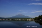 霞んだ富士山