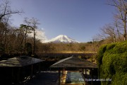 紅富士の湯露天風呂と富士山