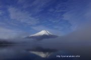 霧晴れてきれいな富士山