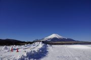 山中湖富士山雪まつり準備中
