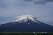 笠雲を被った富士山
