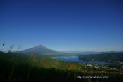 明神山から望む山中湖と富士山