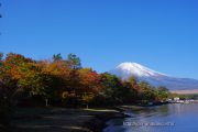旭日丘湖畔緑地公園から望む富士山