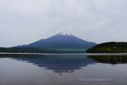 曇り空の下富士山