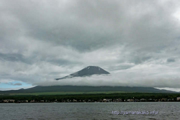 雨の中の富士山 山中湖観光情報気まぐれブログ