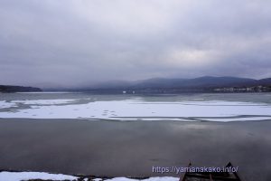 流氷に積もった雪