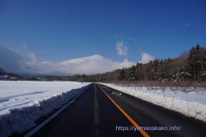 花の都公園から富士山に向かう道