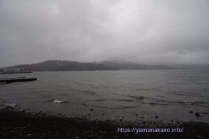 雨の山中湖