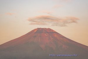 早朝は霞んだ富士山が見えました