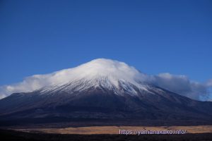 富士山にかかるもくもく雲