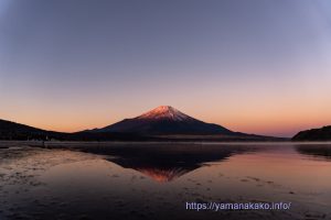 紅富士の逆さ富士