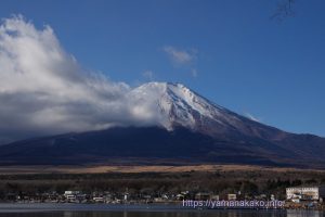 半分見えた富士山