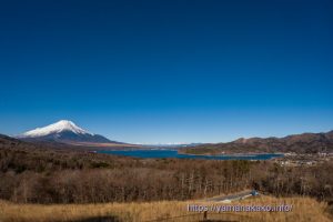 パノラマ台から山中湖と富士山