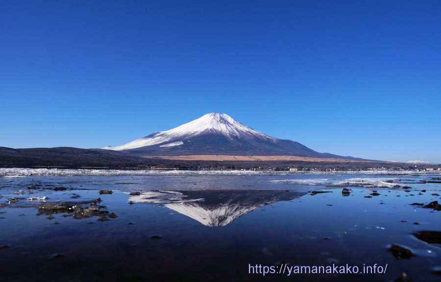 立春の朝の逆さ富士
