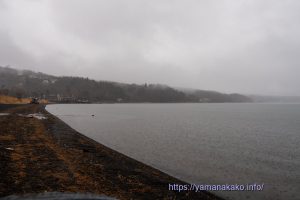 雨の山中湖畔