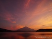 空が全体が赤く染まる夕焼けになりました。 18年7月21日撮影