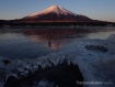 湖岸の氷がサメの歯のようでした。 23年1月26日撮影