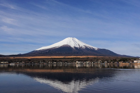 2/27、雪化粧した富士山